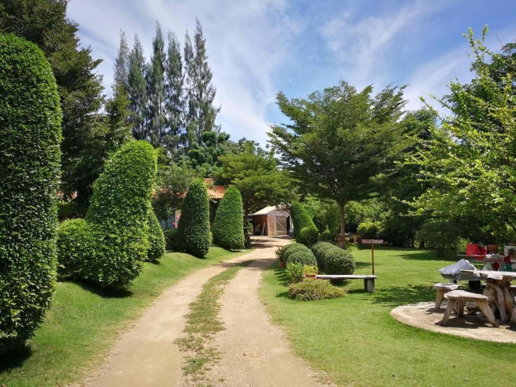 Villa Tuscany Country Resort Suan Phueng Exteriör bild