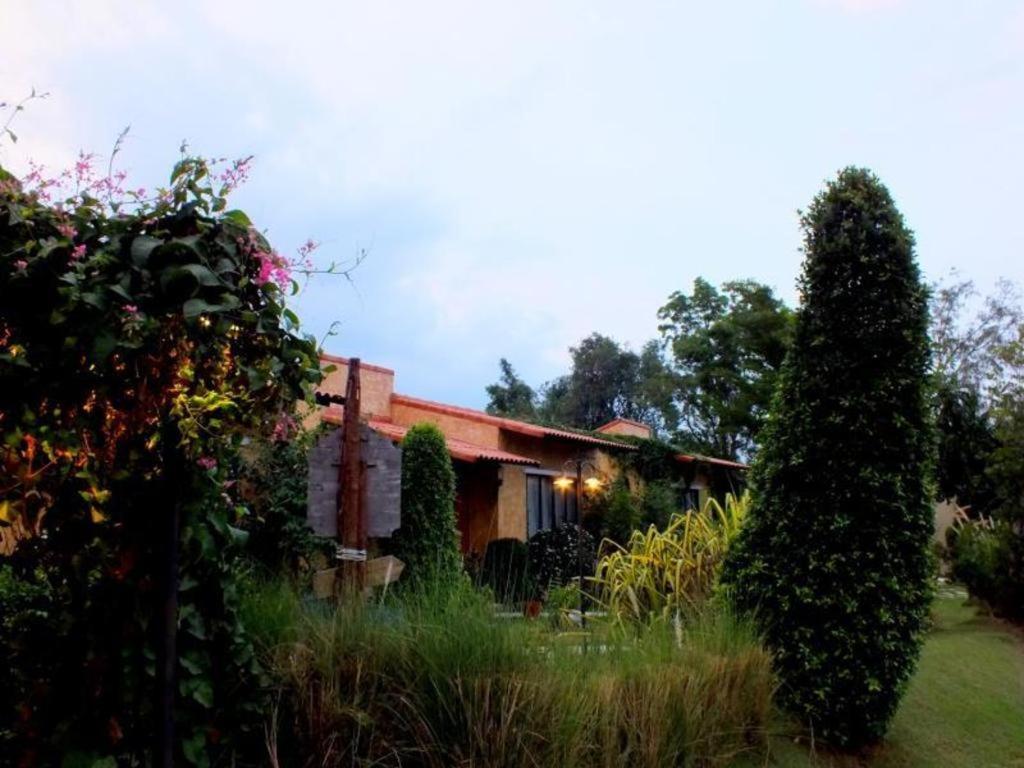Villa Tuscany Country Resort Suan Phueng Exteriör bild