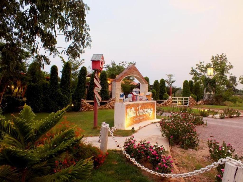 Villa Tuscany Country Resort Suan Phueng Exteriör bild