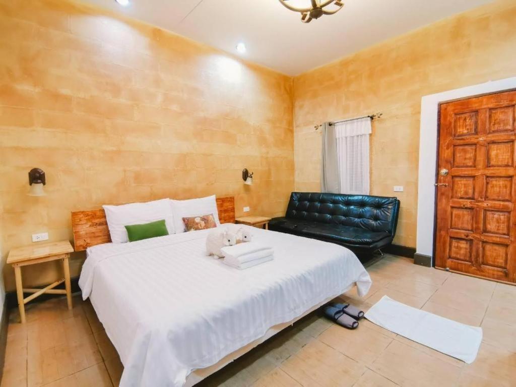 Villa Tuscany Country Resort Suan Phueng Exteriör bild