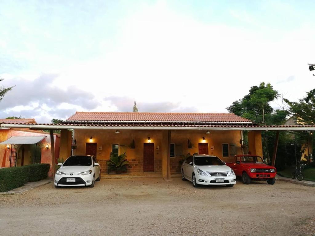 Villa Tuscany Country Resort Suan Phueng Exteriör bild