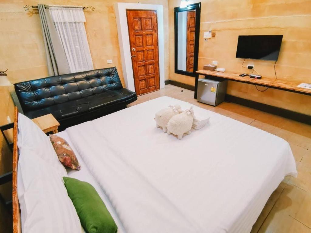 Villa Tuscany Country Resort Suan Phueng Exteriör bild